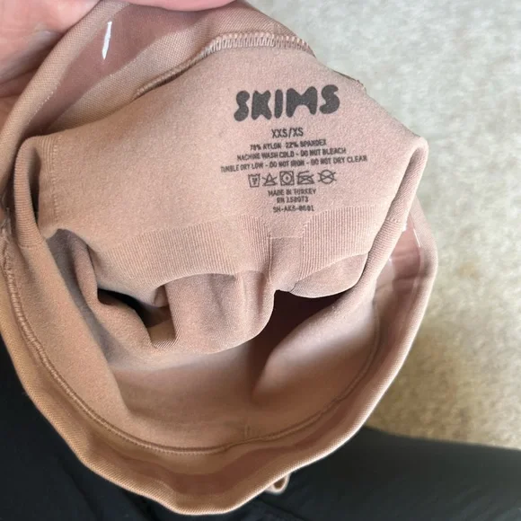 SKIMS Above the Knee Shorts Shapewear Intimates XXS-XS - Picture 7 of 9